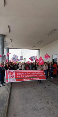 Assistentes operacionais da ULS Médio Tejo em protesto por atualização de carreiras