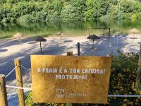 Águas Límpidas da Praia Fluvial de Constância atraem turistas