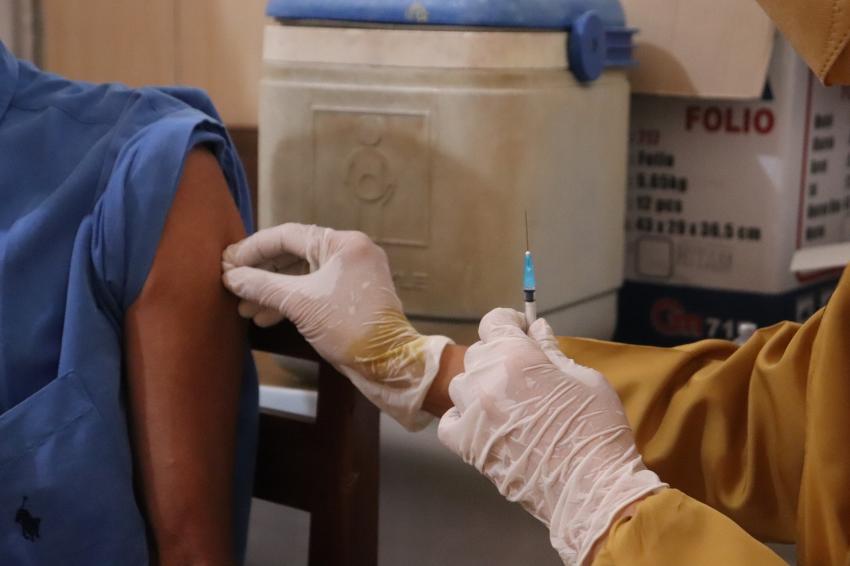 Covid-19: Pessoas com mais de 80 anos recebem quarta dose da vacina a partir do final de agosto