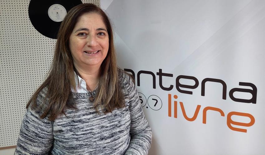 Enfermeira Lucinda Ferreira à conversa com José Alves Jana 