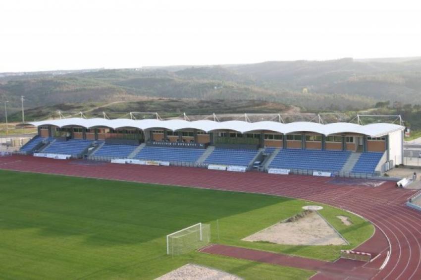 Estádio Municipal livre da Legionella acolhe jogos do Torneio Internacional de Iniciados 