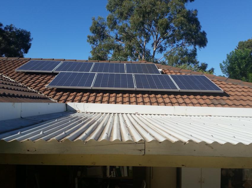 Painéis solares no telhado amortizam-se em seis anos